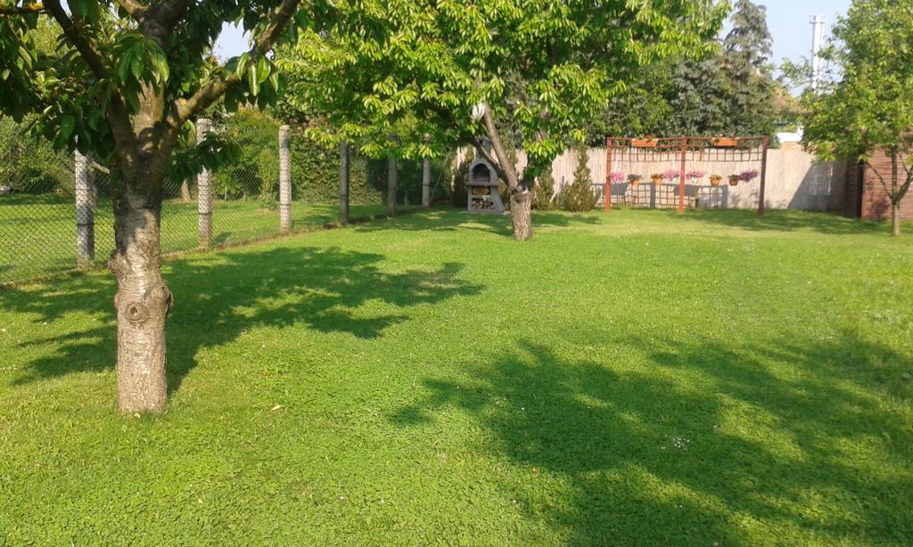Kristály Apartmanház Sárvár Esterno foto