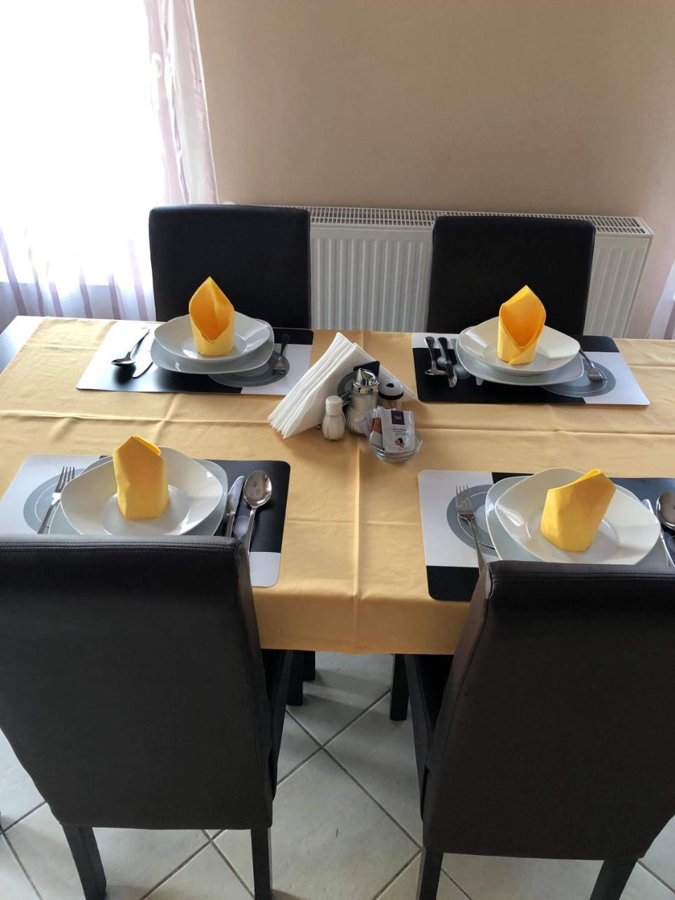 Kristály Apartmanház Sárvár Esterno foto