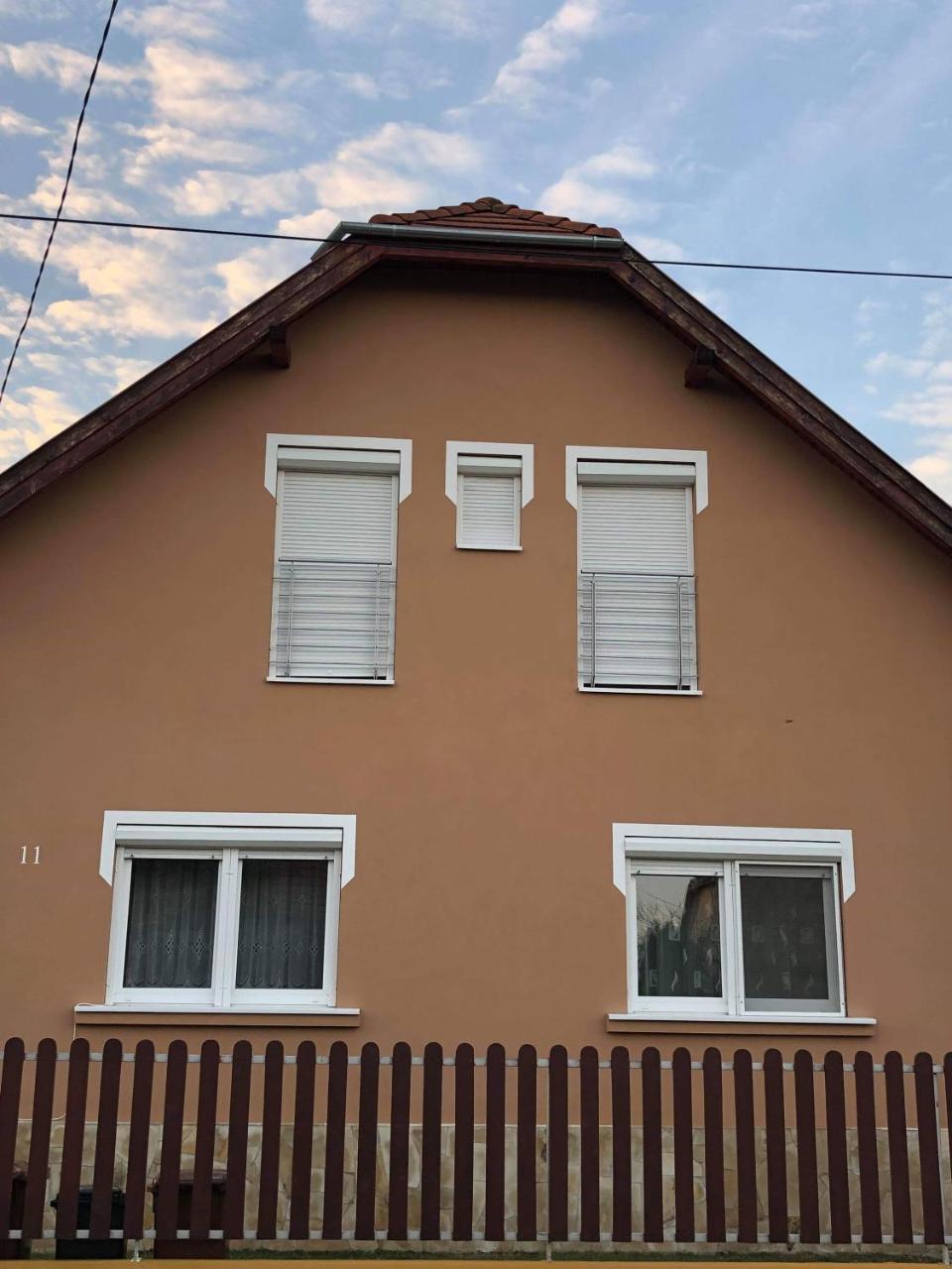 Kristály Apartmanház Sárvár Esterno foto
