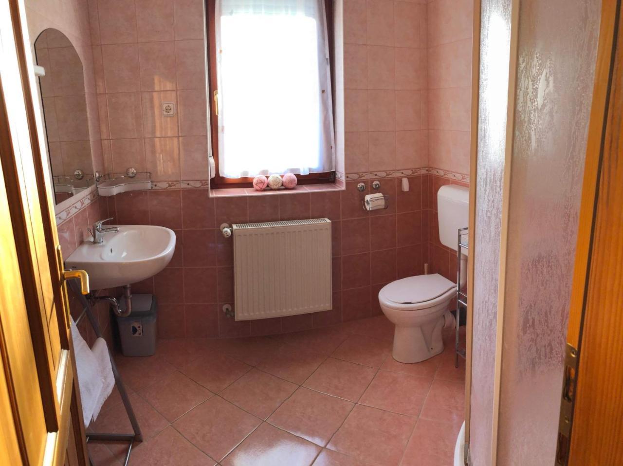 Kristály Apartmanház Sárvár Esterno foto